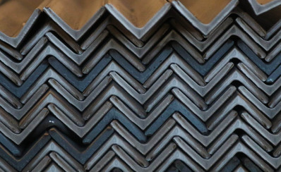 JEDNAKOKRAKI UGAONICI