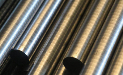 ALATNI ČELICI ZA RAD NA TOPLOM